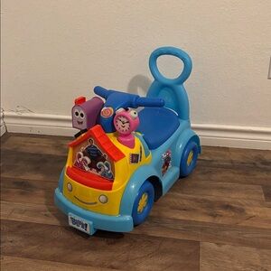 Blue’s Clues Colorful Ride-On Toy Car